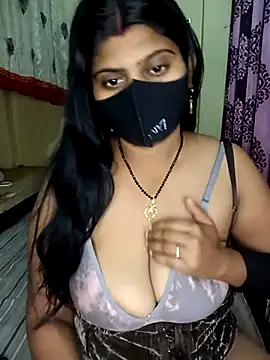 Snapshot of reena502 chatting on February 19, 2026, 11:23 pm reena502 online show from February 19, 2026, 11:23 pm