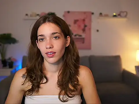 kissie cat online show from September 12, 2025, 1:22 pm