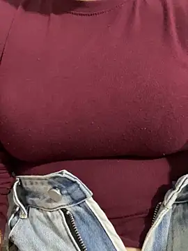 Snapshot of lanlan_girl2k chatting on November 25, 2025, 2:28 pm lanlan girl2k online show from November 25, 2025, 2:28 pm