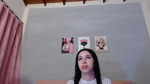 Olivia Spear online show from September 9, 2025, 12:14 pm