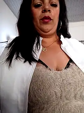 Mia-Glow online show from September 23, 2025, 2:57 pm