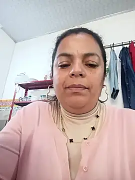 Mia-Glow online show from December 21, 2025, 2:30 pm