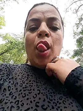 Mia-Glow online show from February 25, 2026, 1:11 pm