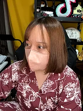 Snapshot of 0kanna0 chatting on October 3, 2025, 3:35 pm 0kanna0 online show from October 3, 2025, 3:35 pm