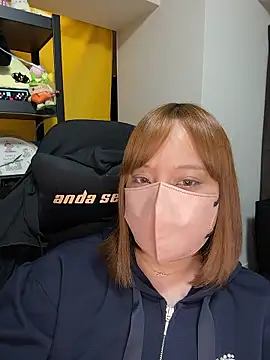 Snapshot of 0kanna0 chatting on November 5, 2025, 4:43 pm 0kanna0 online show from November 5, 2025, 4:43 pm