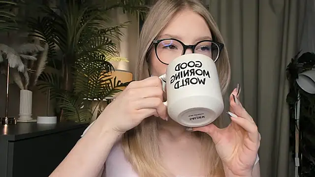 ChinBonnell online show from November 15, 2025, 5:44 am