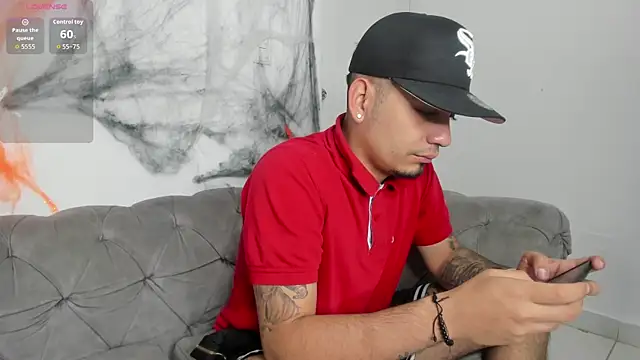 OwenStonne  online show from October 18, 2025, 4:03 am