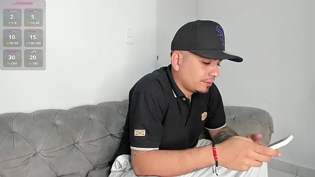 OwenStonne  online show from September 25, 2025, 3:45 am