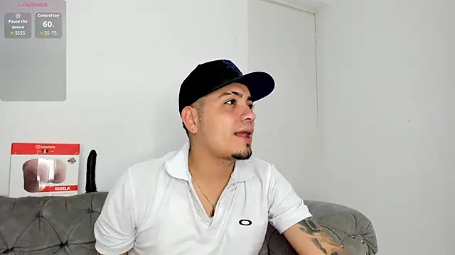 OwenStonne  online show from September 13, 2025, 4:01 am