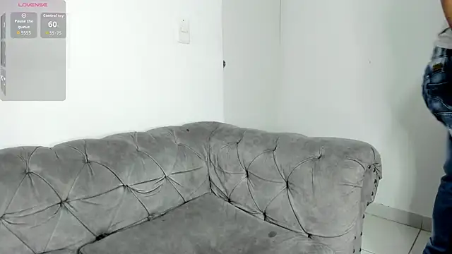 OwenStonne  online show from September 19, 2025, 3:54 am