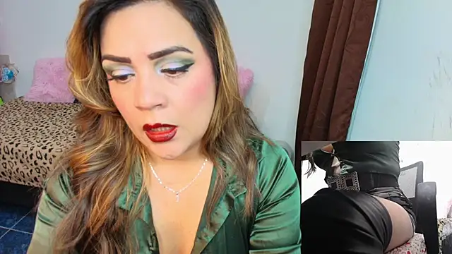 Paulina-Becerraa online show from May 13, 2026, 4:19 am