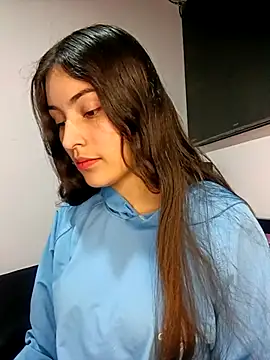 Snapshot of hotwife26 chatting on February 21, 2026, 12:34 am hotwife26 online show from February 21, 2026, 12:34 am