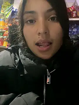 Snapshot of hotwife26 chatting on January 18, 2026, 3:43 am hotwife26 online show from January 18, 2026, 3:43 am