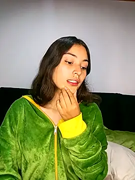 Snapshot of hotwife26 chatting on February 2, 2026, 1:59 am hotwife26 online show from February 2, 2026, 1:59 am