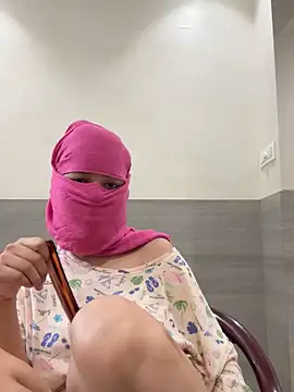 crazy111girl online show from April 2, 2026, 9:27 am