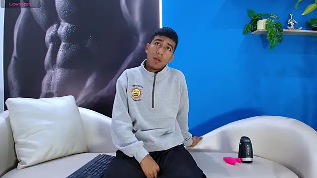 ender h0t online show from October 9, 2025, 1:33 pm