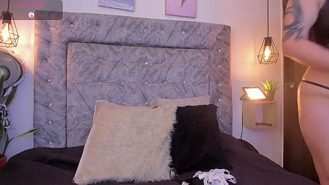 Seraphyne666 online show from October 29, 2025, 6:51 pm