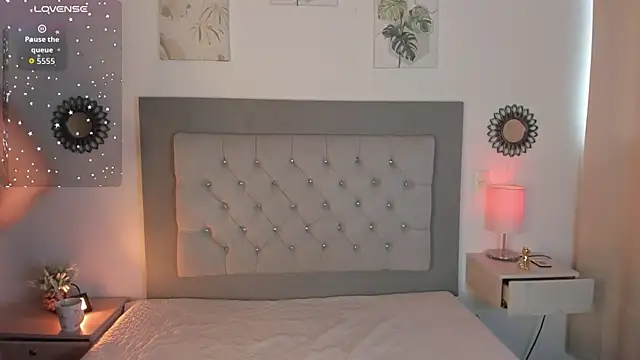 Seraphyne666 online show from September 13, 2025, 11:43 am