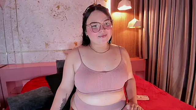 Snapshot of Lushi_Love chatting on September 29, 2025, 6:57 pm Lushi Love online show from September 29, 2025, 6:57 pm