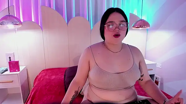 Snapshot of Lushi_Love chatting on November 9, 2025, 10:36 pm Lushi Love online show from November 9, 2025, 10:36 pm