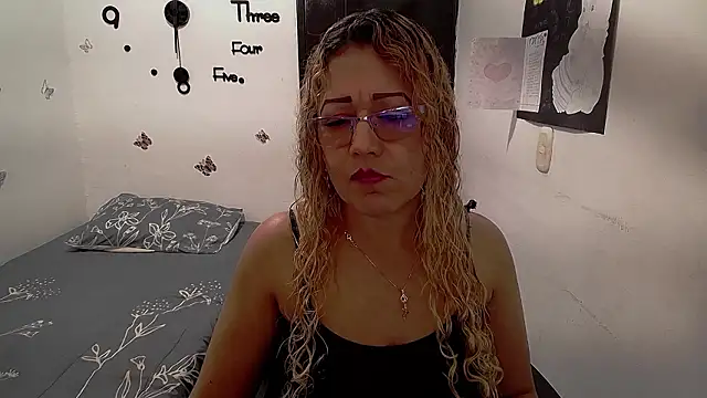 Snapshot of Skarleth_Diaz chatting on February 10, 2026, 8:30 pm Skarleth Diaz online show from February 10, 2026, 8:30 pm