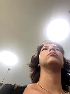 Adry Bach  online show from October 23, 2025, 5:44 pm