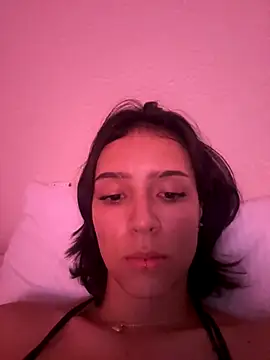 Adry Bach  online show from November 9, 2025, 6:06 am