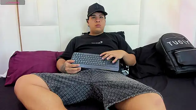 Snapshot of Naim_Bennetsex chatting on September 16, 2025, 5:25 pm Naim Bennetsex online show from September 16, 2025, 5:25 pm