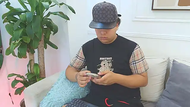 Snapshot of Naim_Bennetsex chatting on October 17, 2025, 6:21 pm Naim Bennetsex online show from October 17, 2025, 6:21 pm