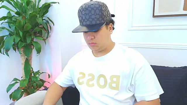 Snapshot of Naim_Bennetsex chatting on January 7, 2026, 6:46 pm Naim Bennetsex online show from January 7, 2026, 6:46 pm