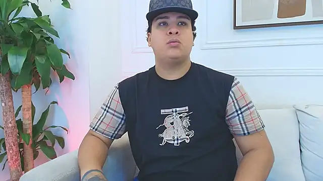 Snapshot of Naim_Bennetsex chatting on December 2, 2025, 5:58 pm Naim Bennetsex online show from December 2, 2025, 5:58 pm