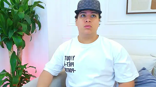 Snapshot of Naim_Bennetsex chatting on January 9, 2026, 6:26 pm Naim Bennetsex online show from January 9, 2026, 6:26 pm