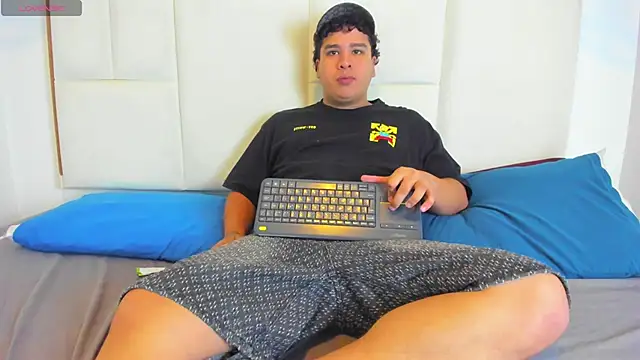 Snapshot of Naim_Bennetsex chatting on September 10, 2025, 4:39 pm Naim Bennetsex online show from September 10, 2025, 4:39 pm