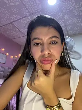 Lenapink19 online show from November 4, 2025, 12:14 am