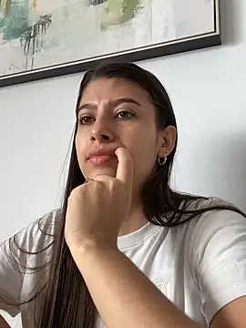 Lenapink19 online show from October 10, 2025, 4:19 pm