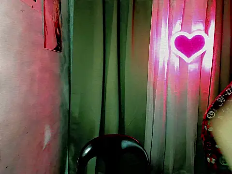 sweetsassyxx online show from October 21, 2025, 4:34 am