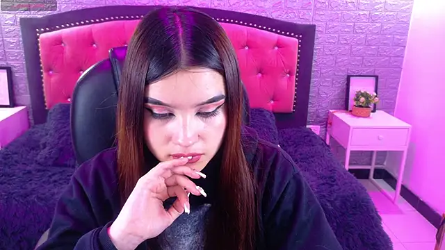 Natalie loffreda online show from October 28, 2025, 2:56 am