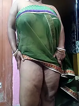 Snapshot of Hot-Risa chatting on April 8, 2026, 7:37 pm Hot-Risa online show from April 8, 2026, 7:37 pm