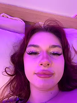 RoxyDoll  online show from October 5, 2025, 3:47 pm