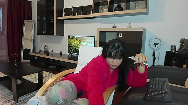 Ella sweety00 online show from April 4, 2026, 4:35 pm