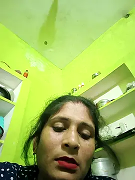 Hot-piuy online show from September 15, 2025, 6:30 pm