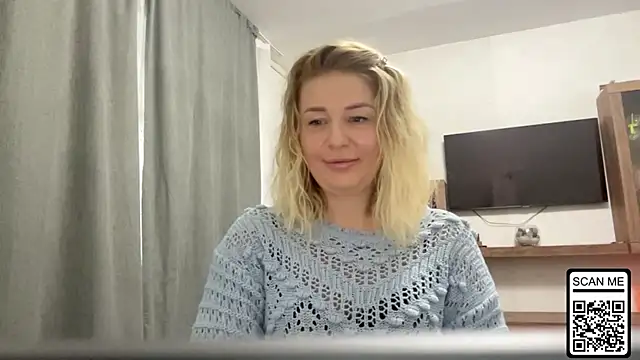 Blondie xoxoxo online show from October 10, 2025, 7:31 am