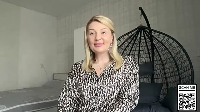 Blondie xoxoxo online show from April 15, 2026, 10:21 am