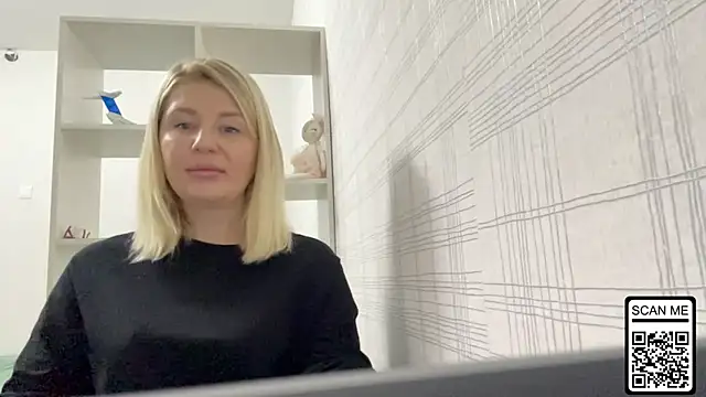 Blondie xoxoxo online show from October 17, 2025, 6:50 am