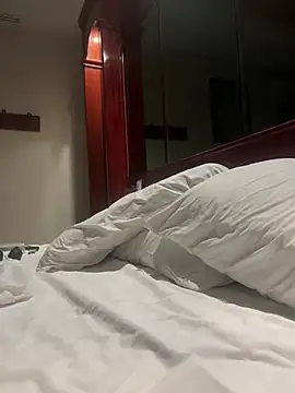 Lovetort online show from March 15, 2026, 8:43 am