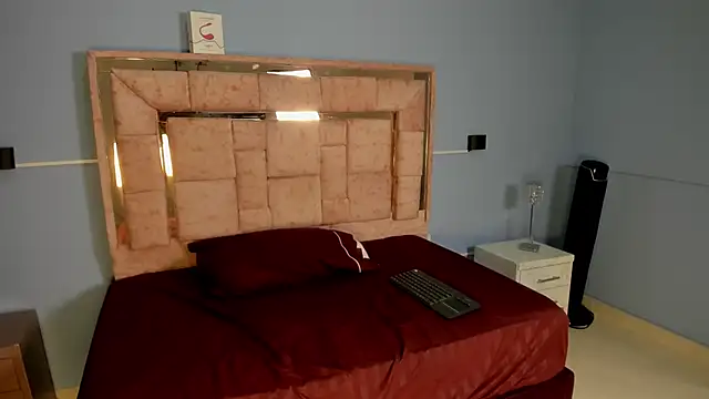 LICKY LOV online show from September 23, 2025, 3:13 am