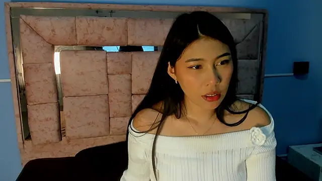 LICKY LOV online show from November 28, 2025, 3:17 am