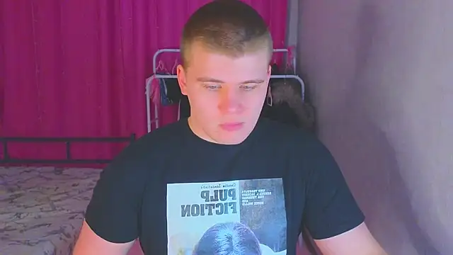 kittenmurr online show from February 12, 2026, 5:02 pm