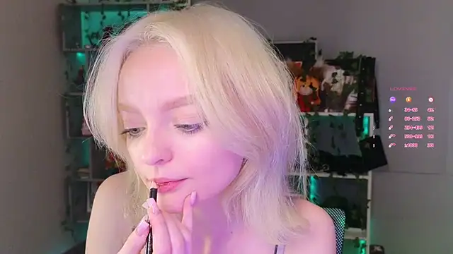 ShizukaBlanche online show from September 23, 2025, 3:24 am