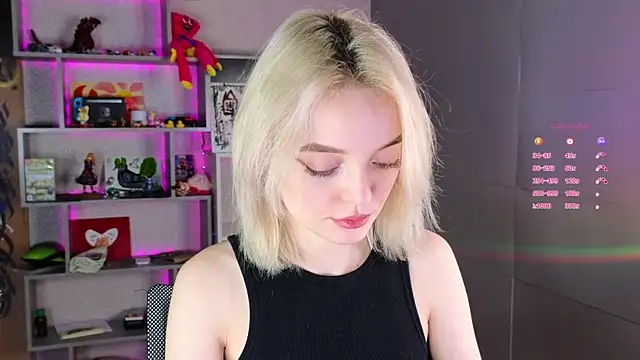 ShizukaBlanche online show from September 12, 2025, 3:06 am